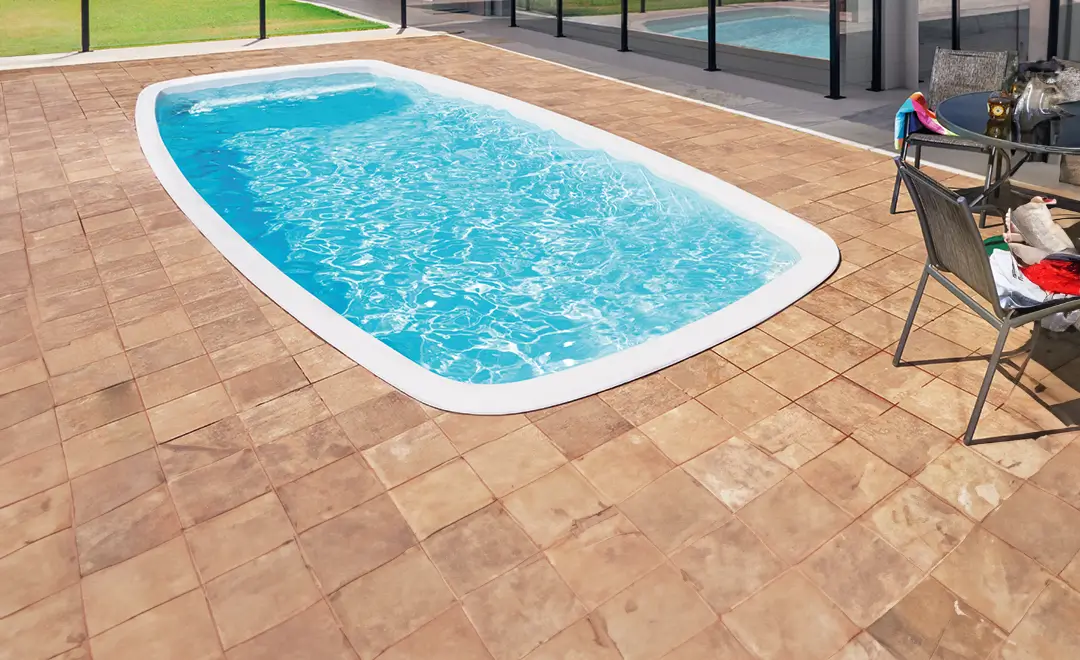 Piscina de fibra Aguazul modelo Hawaí